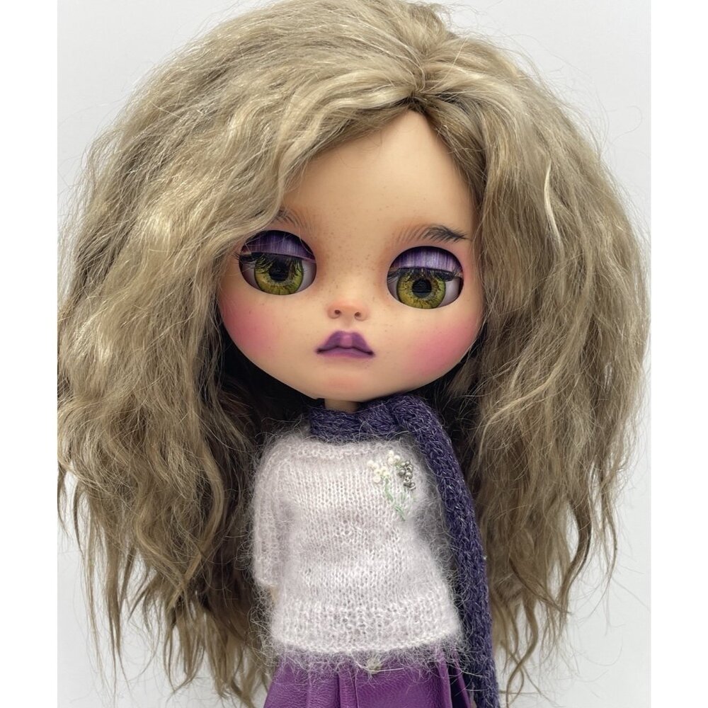 Custom OOAK Blythe TBL Factory Doll by Arkhippo 2022 - Picture 11 of 16